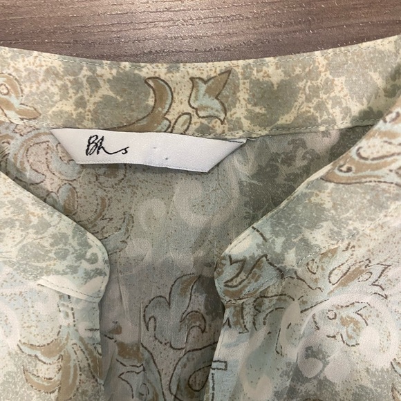 Classy Floral Lace Cottagecore Blouse In Cream and White - Picture 2 of 3